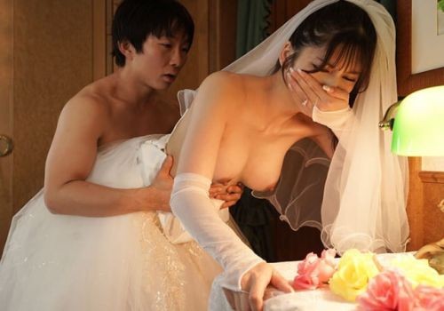 Poster of Cô dâu gặp lại tình cũ tranh thủ địt lại trước giờ hôn lễ