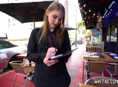 Poster of Đi ăn gặp em phục vụ đáng yêu và cái kết sung sướng